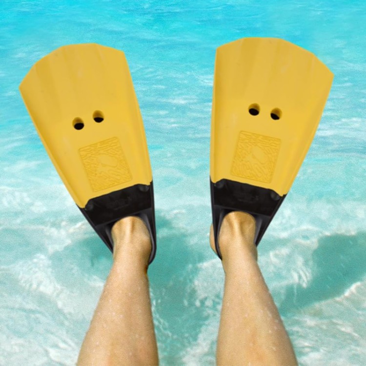 Lightweight natural rubber adult diving fins