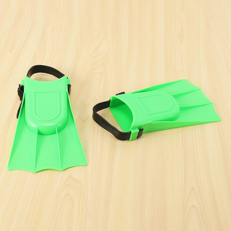 Green streamlined adjustable children's diving fins