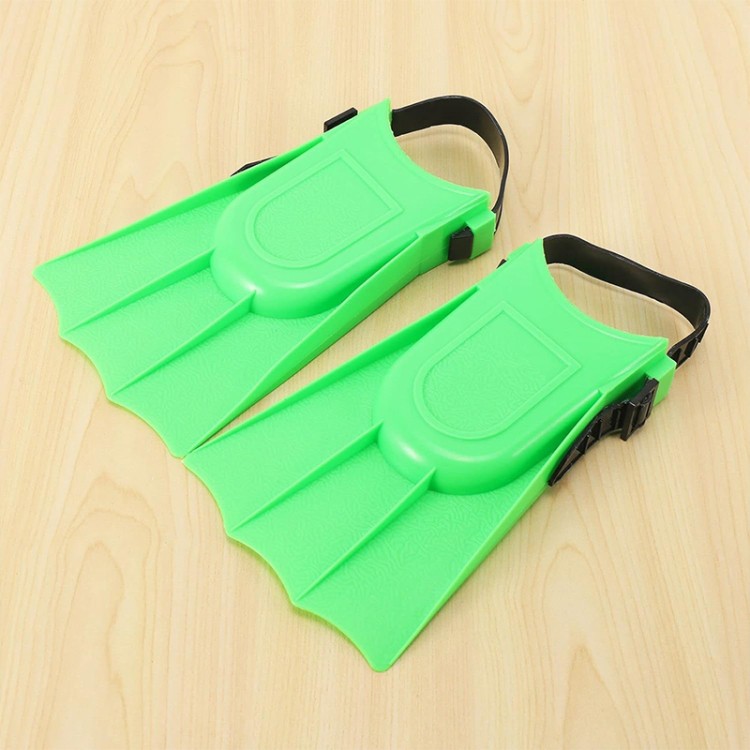 Green streamlined adjustable children's diving fins