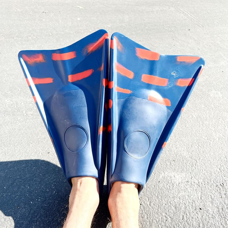 Short blade hydrodynamic children's diving fins