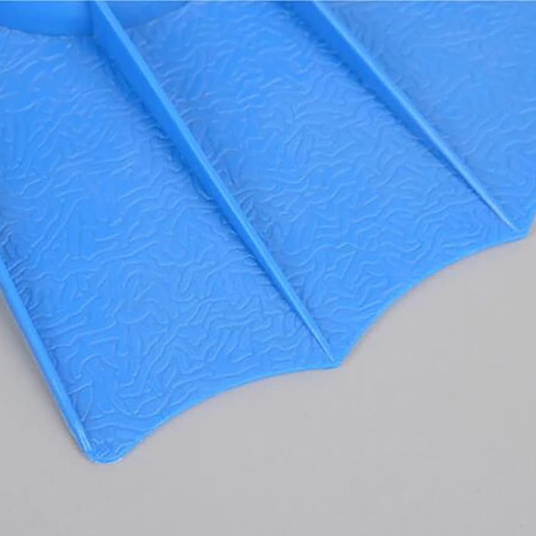 Streamlined adjustable short children's diving fins